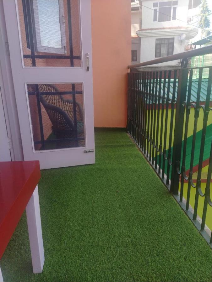 Deluxe Homestay Apartments With Kitchen In Shimla Exterior photo